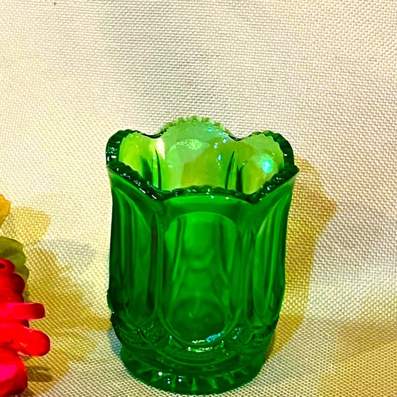 Galloway AKA Virginia Pattern
Toothpick Holder EAPG Green glass from 190… - Picture 5 of 6